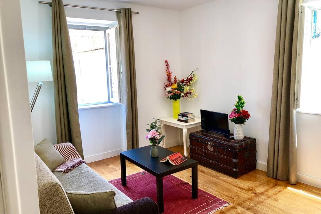 32 2 - Heart Of Lisbon Private Apartment, Bairro Alto Exteriér fotografie